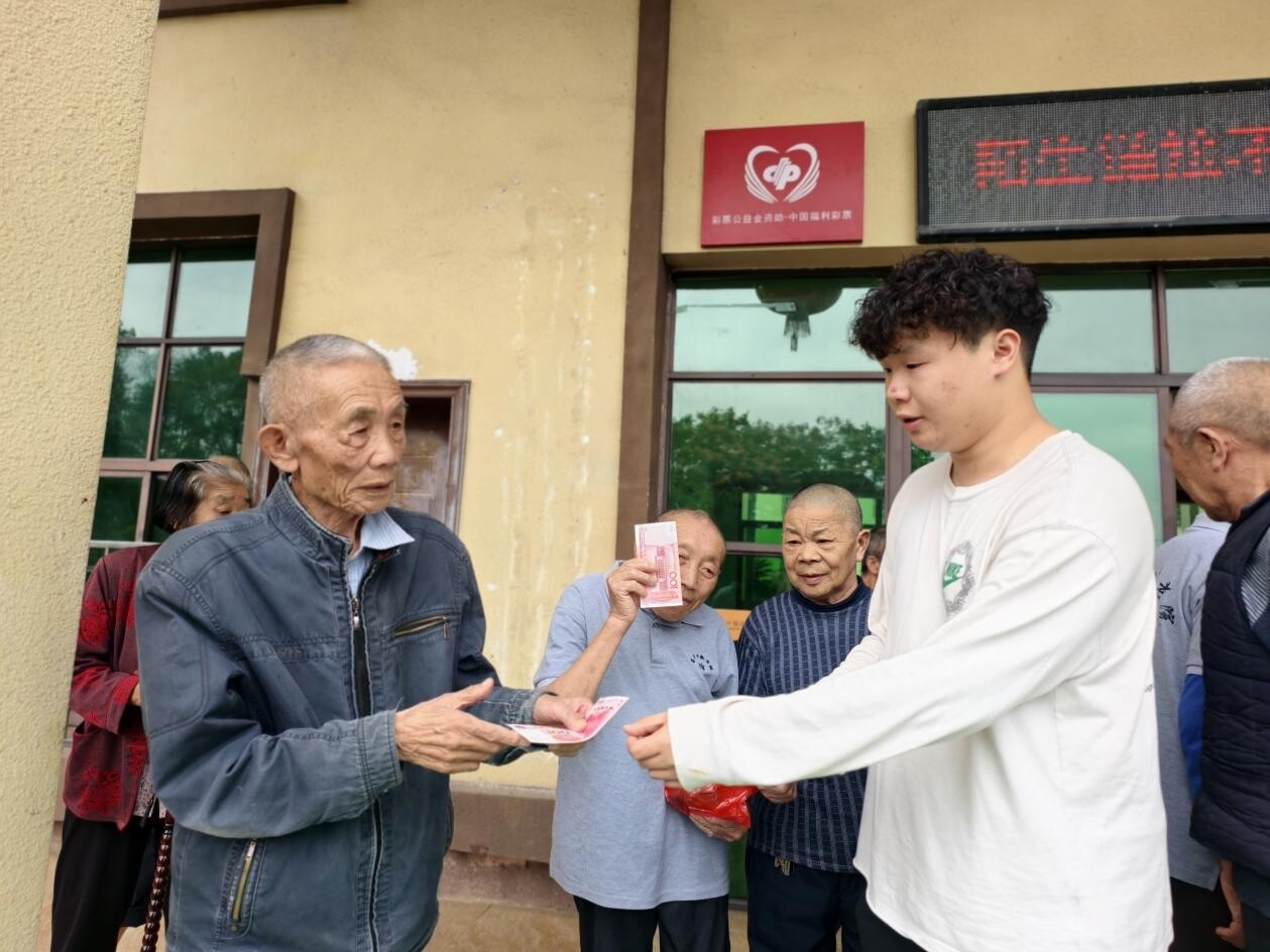 西北农林科技大学学生陈盛涛的中秋节：五年敬老路，一份传承心